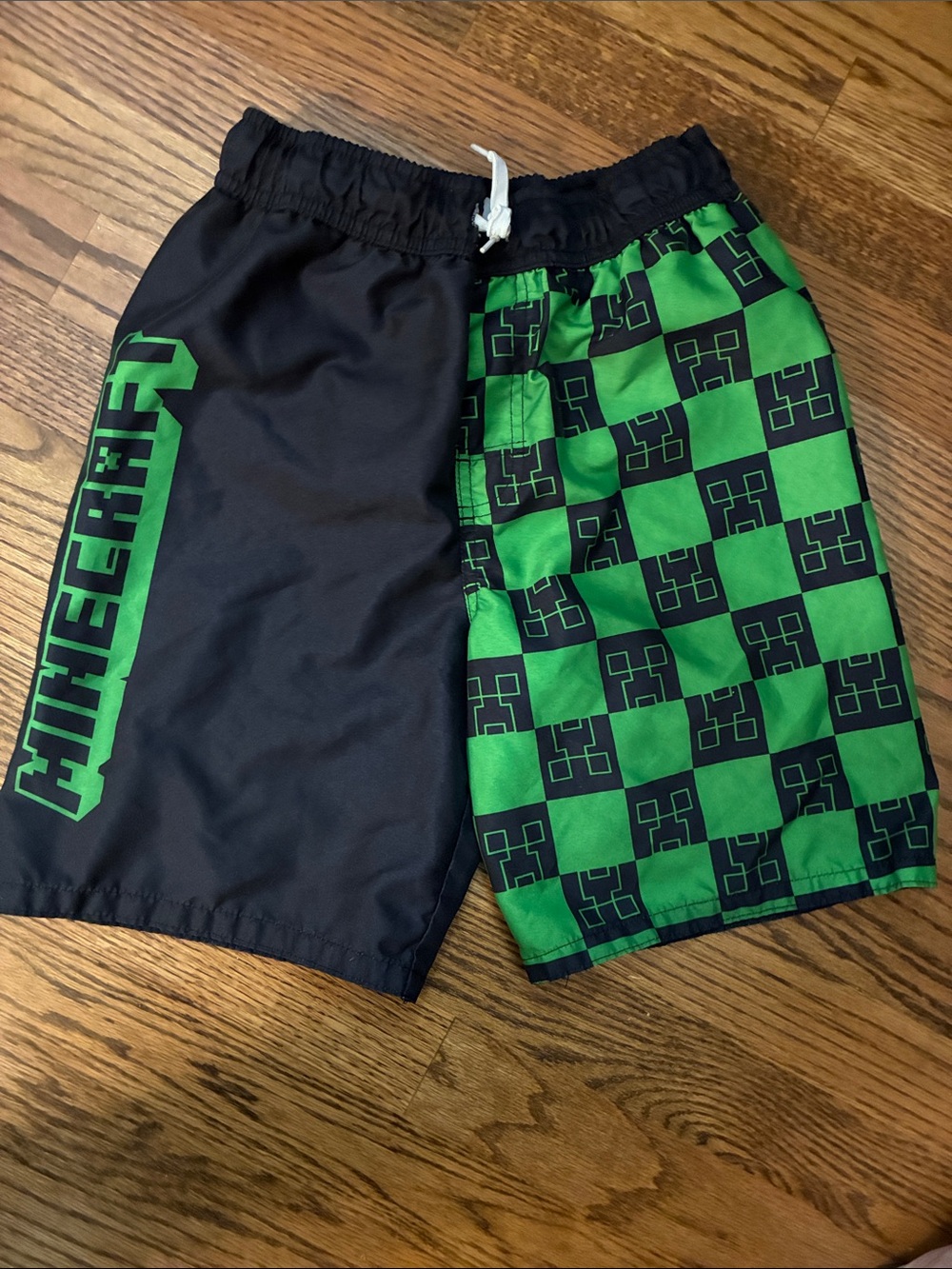 Minecraft Creeper Block swim shorts boys size large 12.